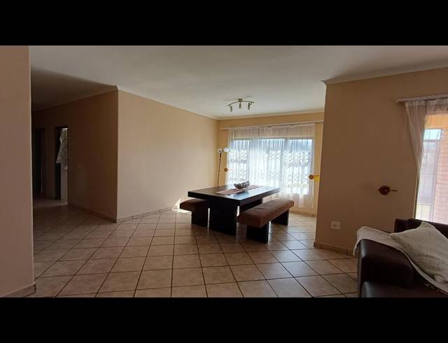 3 BEDROOM HOUSE FOR SALE IN AVIARYHILL